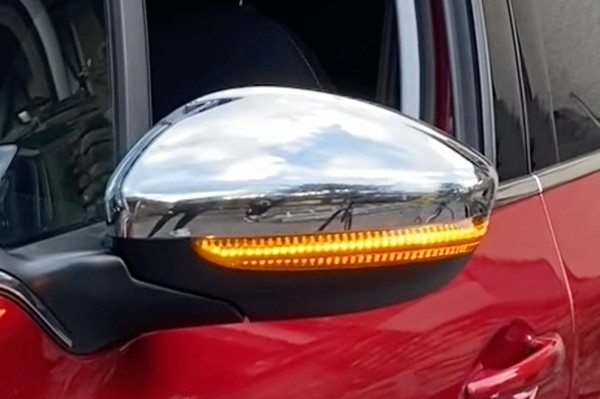 Repeaters dynamic backlighting LED scrolling Peugeot 208
