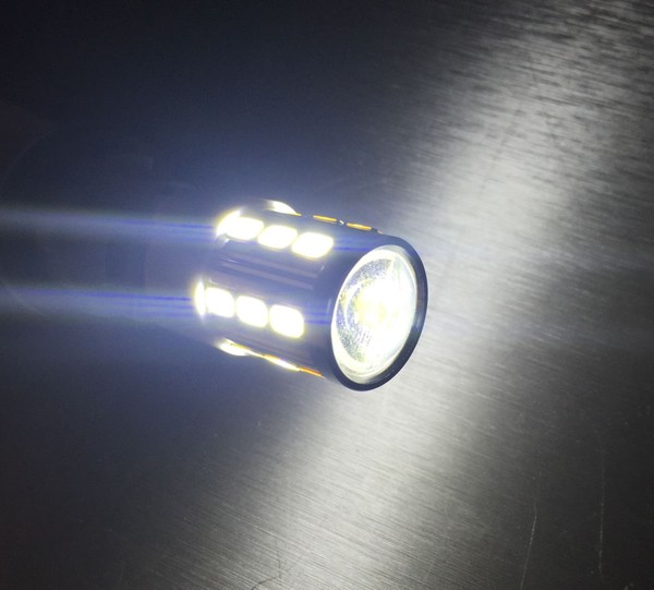 Ampoule 21 LED SG - H11 - Blanc - PGJ19 - LED de signalisation - Antibrouillard - Feux de jour - 5500K