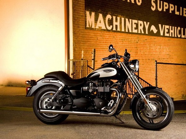 Scheinwerferlampenpaket mit Xenon-Effekt für Speedmaster 800 – TRIUMPH – Abblendlicht und Vollscheinwerfer