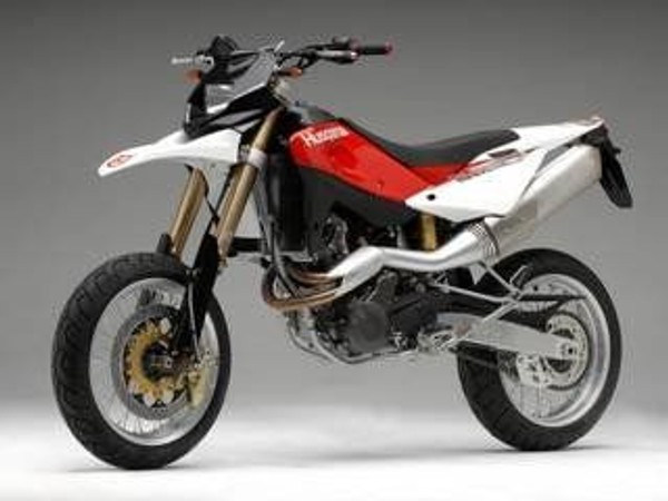 Żarówki ksenonowe BA20D do HUSQVARNA SM 600 R). Zastępuje żółte żarówki