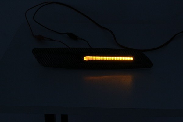 LED-Seitenblinker Scrolling BMW* Serie E81 E82 E87 E88 E90 E91 E92 E93 E60 E61 – Carbon + Rauch-Finish