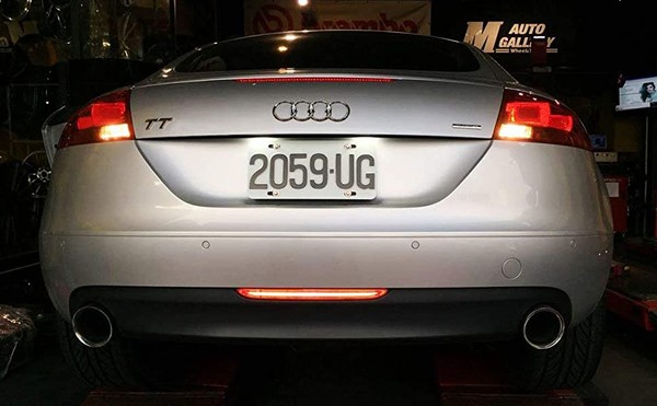 3 en 1 Barre antibrouillard arrière fumée avec frein, fonction de feu de recul compatible avec Audi* TT TTRS 2007-2014 Gen2/8J