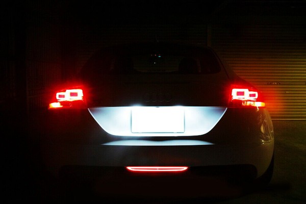 3 en 1 Barre antibrouillard arrière fumée avec frein, fonction de feu de recul compatible avec Audi* TT TTRS 2007-2014 Gen2/8J