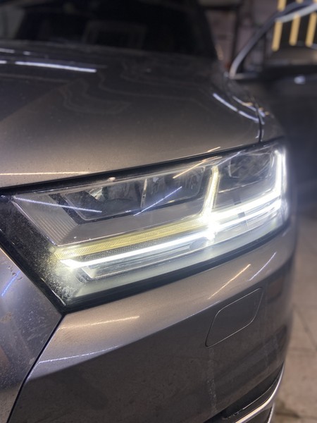10000049450-04 Module feux de jour + clignotant LED compatible avec Audi* Q7 4M - Coté Gauche phare LED remplacement