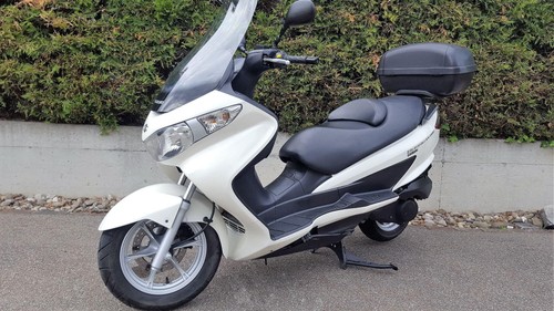 UH 200 (CD1111)