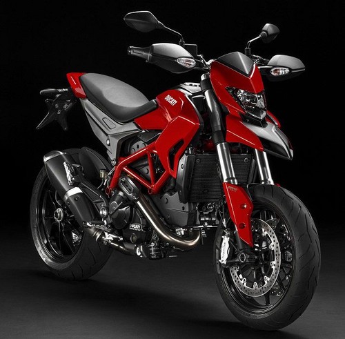 Hipermotard 821 (B20)