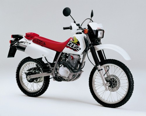 XLR 125 R (JD16)