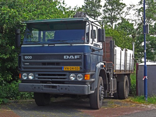 F1900
