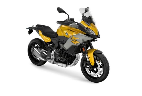 900 XR